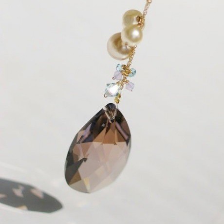 1Rの間仕切りにも！サンキャッチャーで光を飾ろう